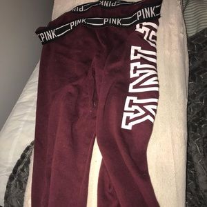 PINK VS MAROON CAPRIS